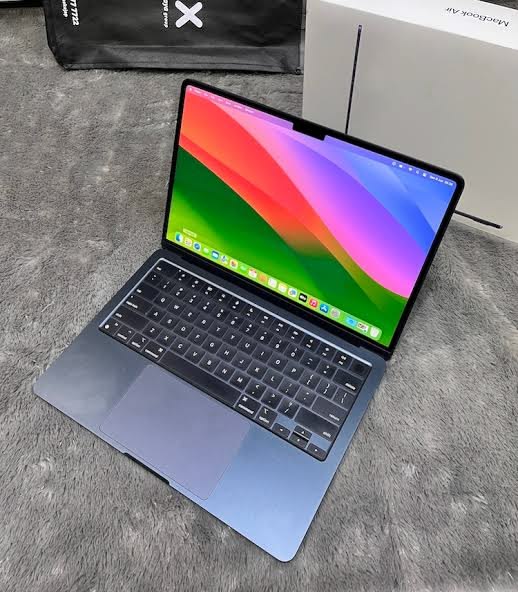 Apple MacBook Air (M2, 2022) Ex-Leased - Image 4