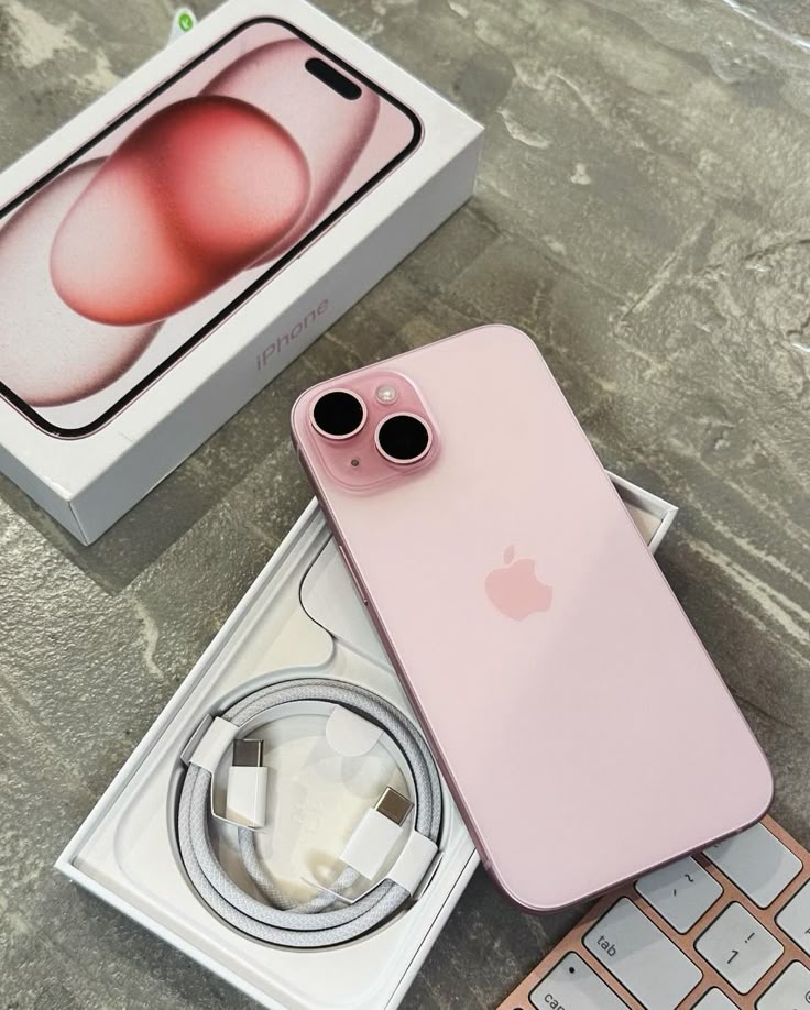 Apple iPhone 15 256GB Pink Good Used - Image 5