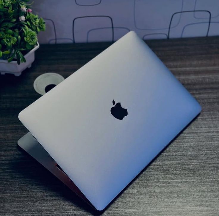 MACBOOK M1 PRO 2021 14-INCH PRE-OWNED - Image 4