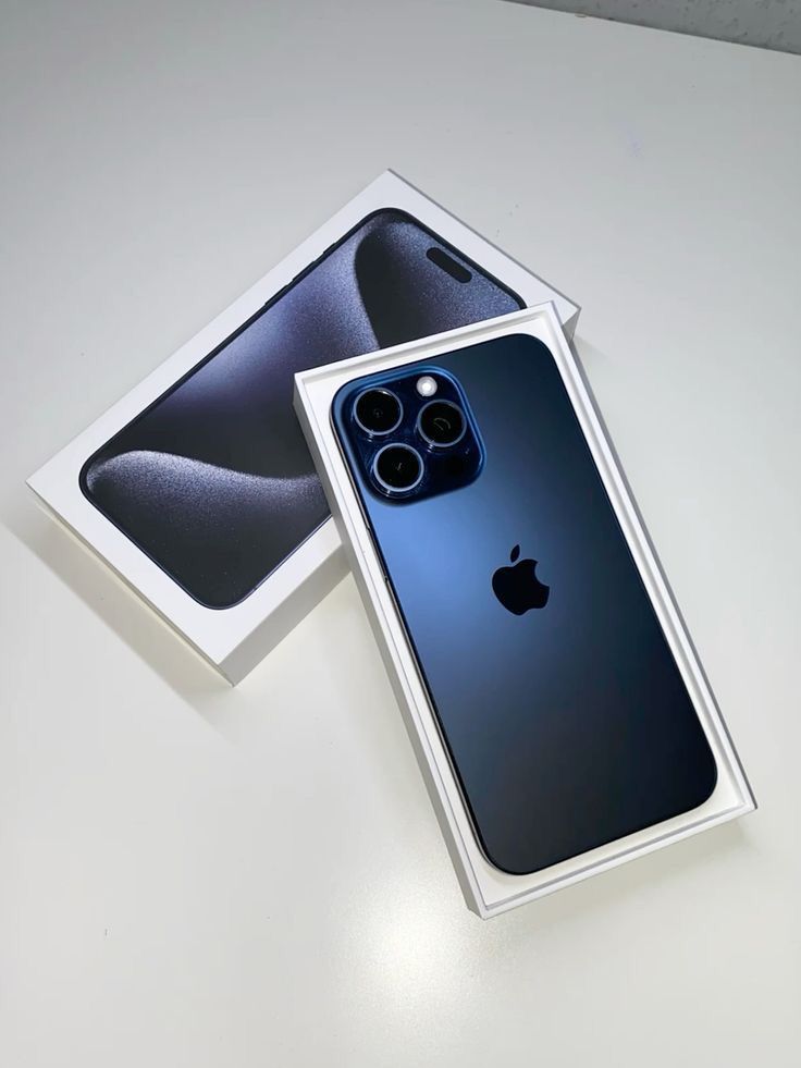 iPhone 15 Pro Max 256 GB Blue Very Good Used - Image 4