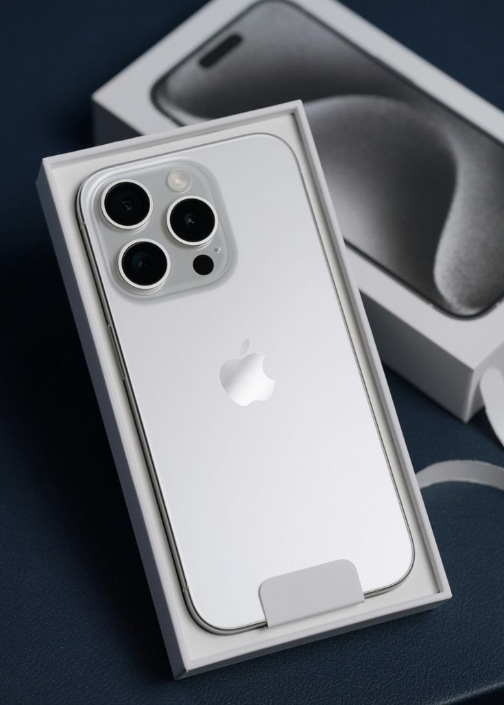iPhone 15 Pro Max 256 GB (Refurbished) Natural Titanium Used Good - Image 5